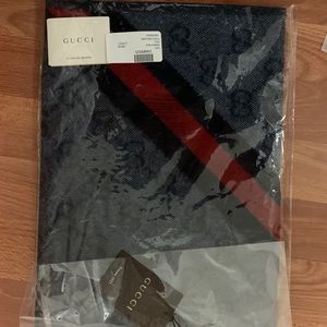 GUCCI – GG Wool Blend Logo Scarf
